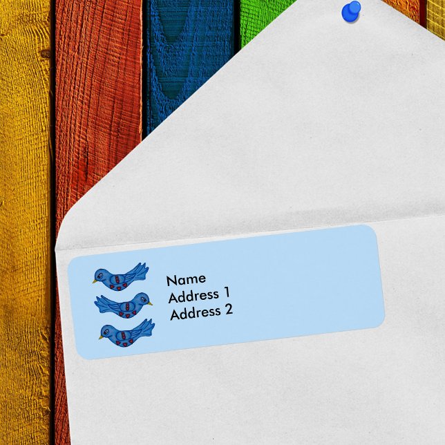 Étiquette Art folklorique Imaginaire Bleu mignon Oiseau Coeu (Three folk art type bluebirds with red hearts on light blue return address labels.)