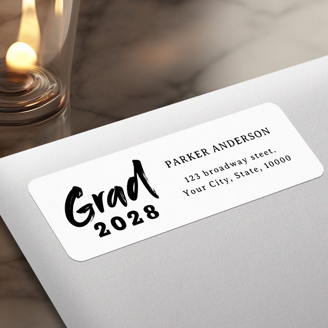 Étiquette Black Modern Script Graduation Adresse de retour (Black Modern Script Graduation Return Address Label)