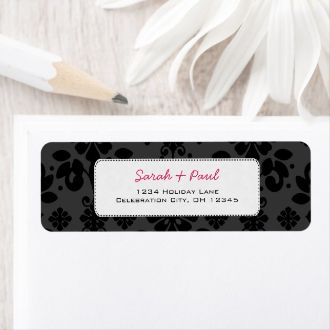 Étiquette Black on Grey Floral Damask Adresse de retour Labe (En situation)