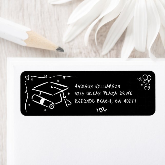 Étiquette Black White Hand Drawn Doodle Graduate Cap Address (En situation)