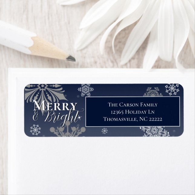 Étiquette Blue Merry et Bright Snowflakes Adresse de Noël (En situation)