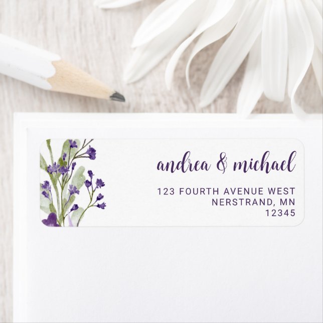 Étiquette Boho Purple Fleur sauvage Mariage Adresse de retou (En situation)