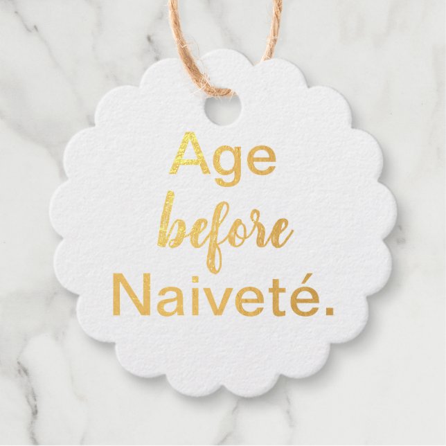 Étiquette-cadeau Eminence avant Naivete Foil Favoriser balise (Devant)