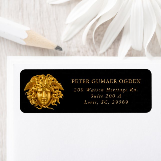 Étiquette Chic Français Fine Art Haute Couture Medusa Masque (En situation)