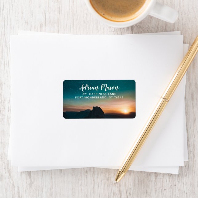 Étiquette Ciel de nuit Galaxy Mountain Sunrise Star Moderne  (En situation)