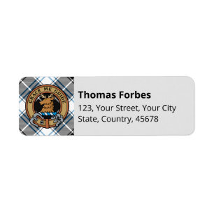 Étiquette Clan Forbes Crest sur la robe Tartan