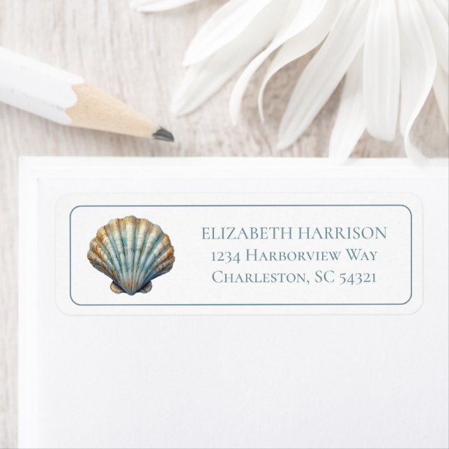 Étiquette Coastal Blue Scallop Seashell Personalized (En situation)