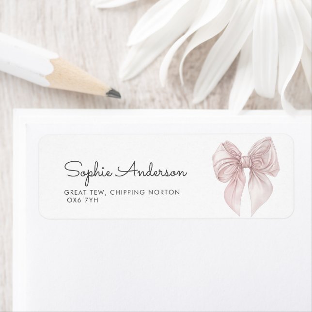Étiquette d'adresse de Baby Shower au Ruban Rose (En situation)