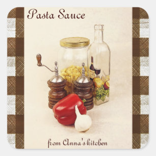 Étiquette de pâtes, poivron rouge, sel et sauce ép