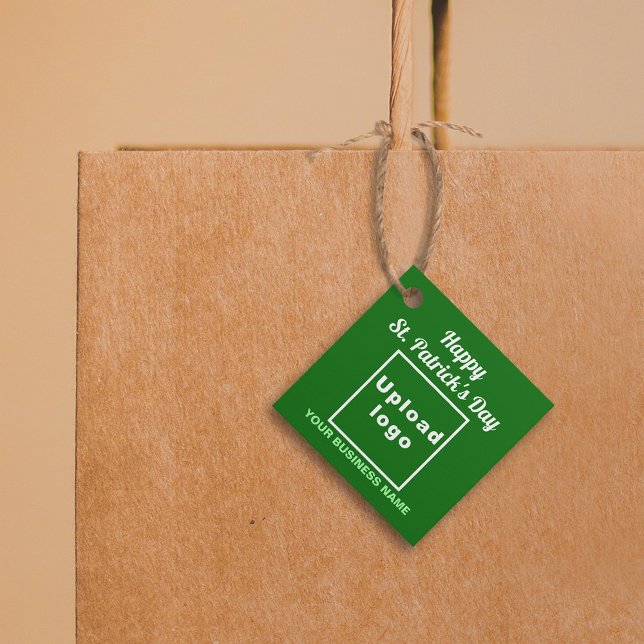 Étiquette de salutation Saint Patrick sur Green Fa (Business Saint Patrick square shape green tag hung on shopping bag.)