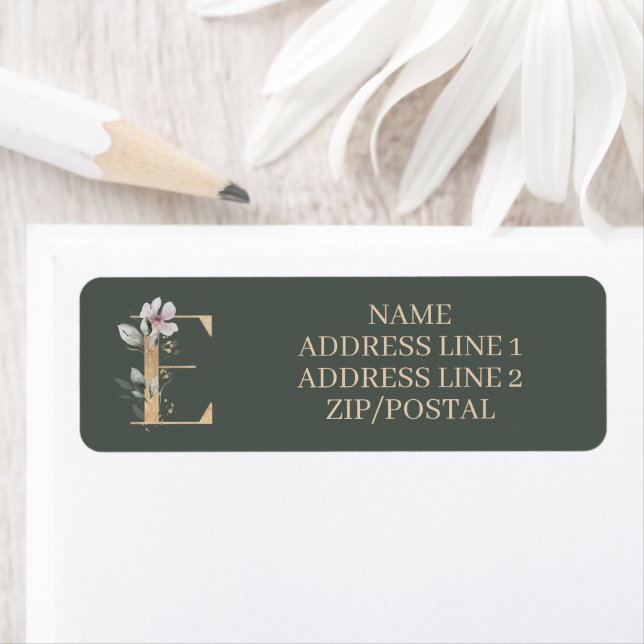 Étiquette E Monogramme Floral Personnalisé (En situation)