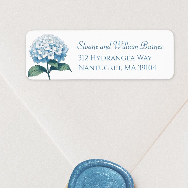 Étiquette Élégant bleu clair Hydrangea Flower Adresse de ret (Beautiful blue hydrangea return address label, elegant and perfect for weddings.)