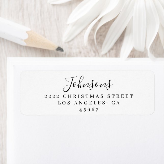 Étiquette Elegant Simple Script Family Return Address (En situation)