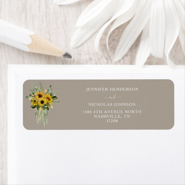 Étiquette Élégant Taupe Sunflower Adresse Mariage (En situation)