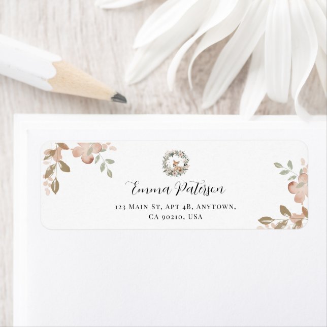 Étiquette Elegant Woodland Floral Return Address (En situation)