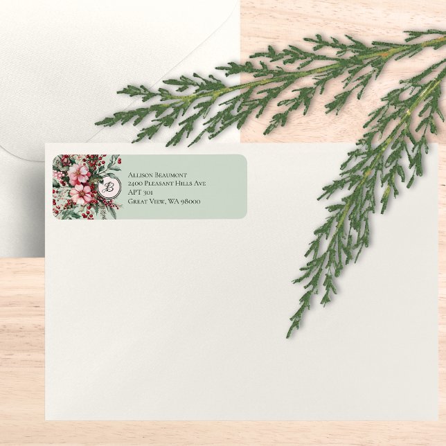 Étiquette Élégante gerbe florale rose de Noël avec monogramm (Pink Christmas floral spray monogrammed return address label on an envelope.)