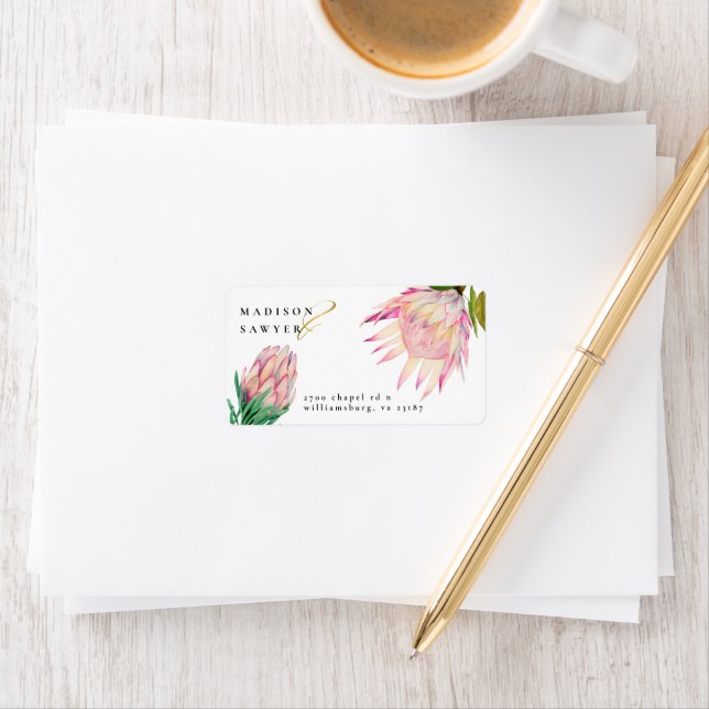 Étiquette Élégante Protea Pink Gold Mariage Adresse de retou (En situation)