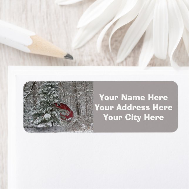 Étiquette Grange rouge neigeuse (En situation)