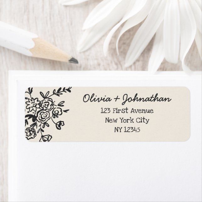 Étiquette Hand Drawn Doodles Wedding Return Address (En situation)