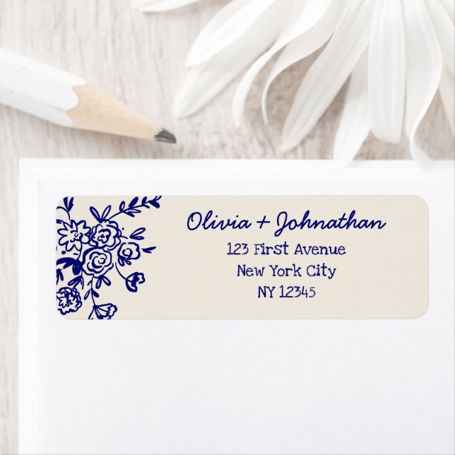 Étiquette Hand Drawn Doodles Wedding Return Address (En situation)