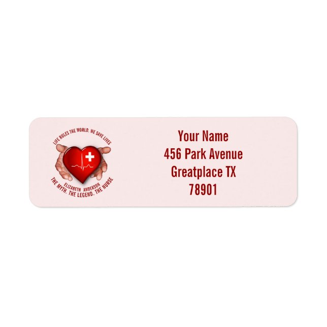 Étiquette Infirmière Enregistrée Au Coeur Rouge Dans Les Mai (Devant)