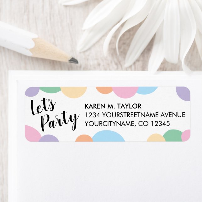 Étiquette Lets Party Rainbow Confetti Adresse de retour (En situation)