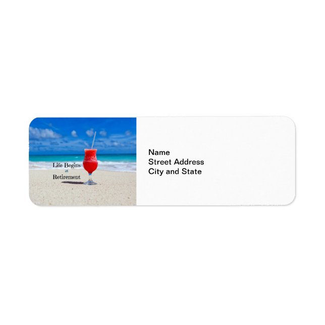 Étiquette Life Begins at Retirement, frosty drink on beach (Devant)
