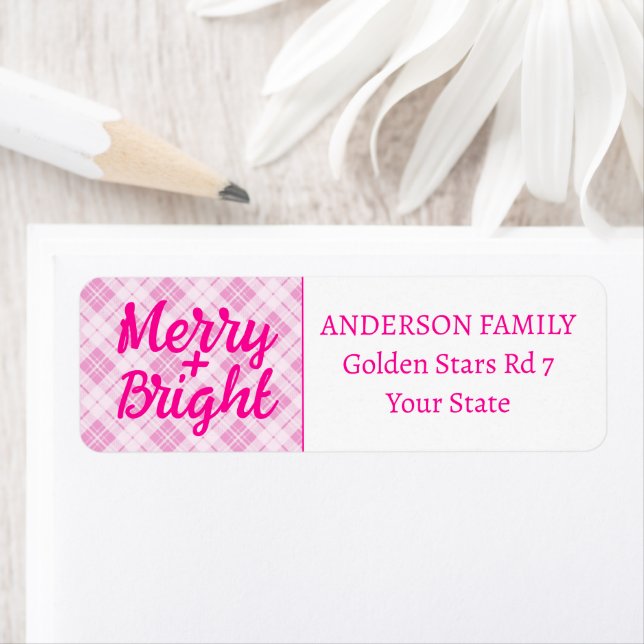 Étiquette Light pink tartan Merry Bright Christmas holidays (En situation)