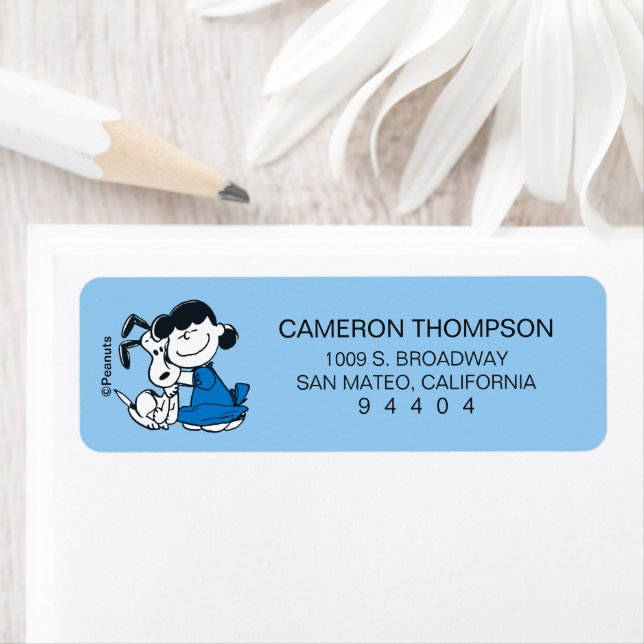 Étiquette Lucy Hugging Snoopy (En situation)