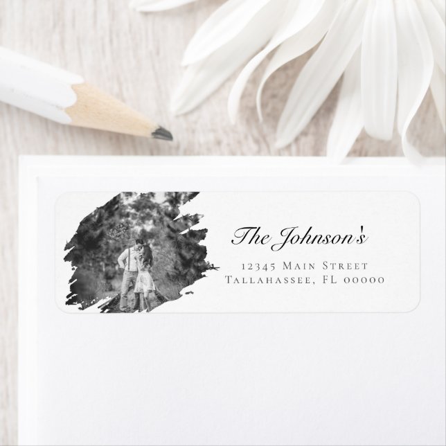 Étiquette Mariage photo moderne Brushstroke | Adresse blanch (En situation)