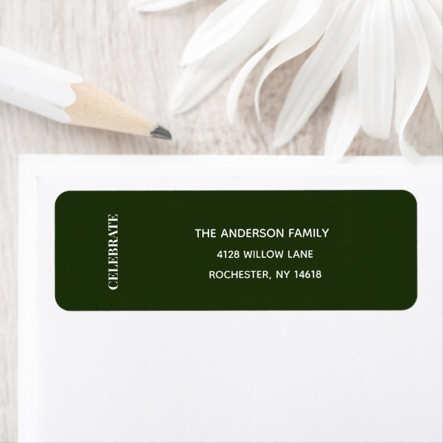 Étiquette Minimal CELEBRATE | Forest Green Holiday Address (En situation)