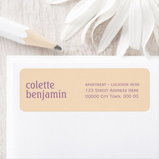 Étiquette Modern Pale Peach & Lavender Purple Address (En situation)