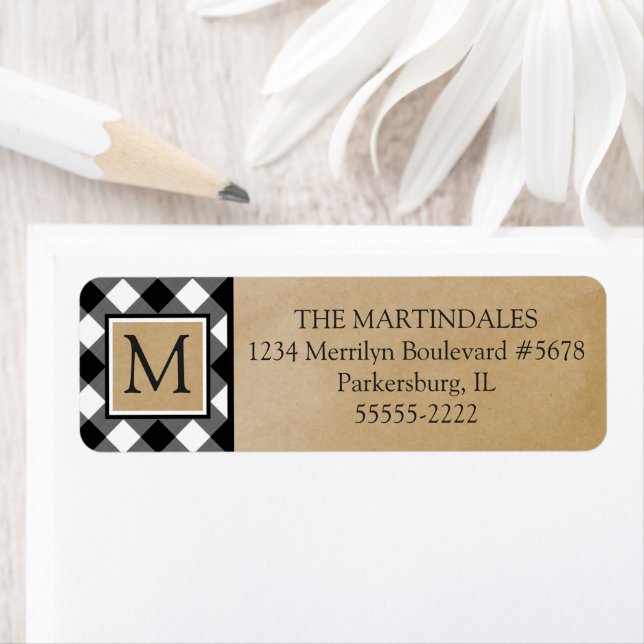 Étiquette Monogramme en papier kraft de Buffalo Check (En situation)