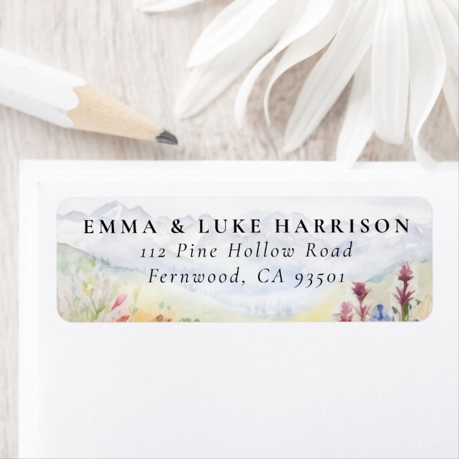 Étiquette Mountains Meadow Wildflowers Watercolor Wedding (En situation)