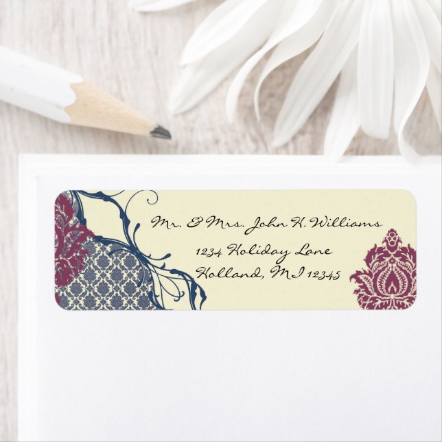 Étiquette Navy & Berry Berry Elegant Damask Peacock Mariage (En situation)