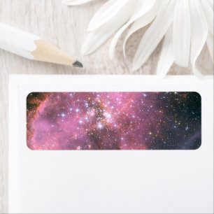 Étiquette NGC 346 en art numérique céleste rose