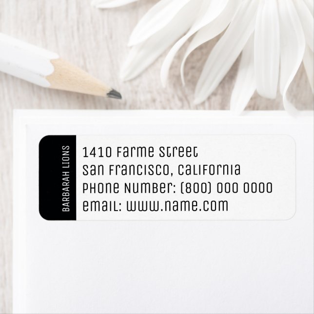 Étiquette Nom, adresse, numéro de téléphone et informations  (En situation)