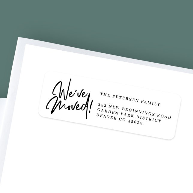 Étiquette Nous avons déplacé simple noir blanc d'étiquette d (Créateur téléchargé)