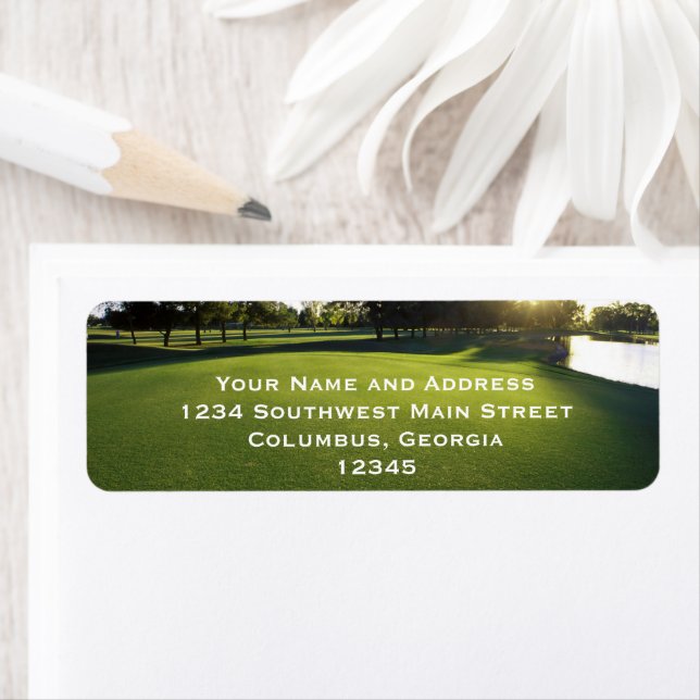 Étiquette Parcours de golf vert à Dawn (En situation)