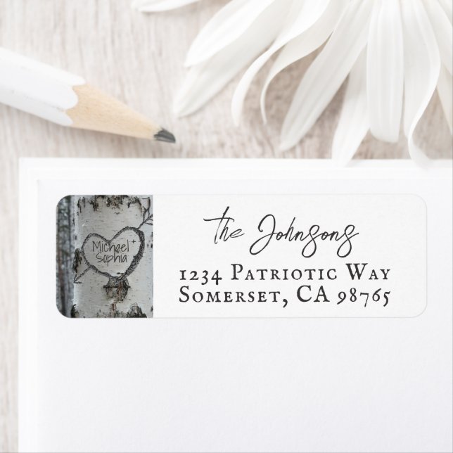 Étiquette Pays Rustic Carved Heart Birch Tree (En situation)