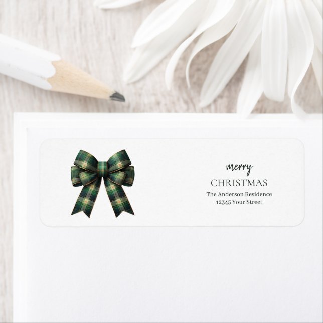 Étiquette Personalized Merry Christmas | Green Plaid Bow (En situation)