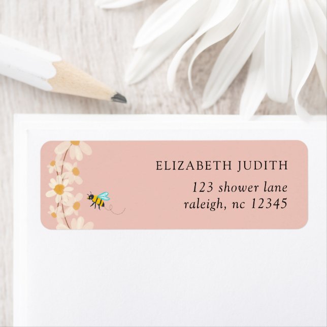 Étiquette Pink Floral Daisy Bees Baby shower Adresse de reto (En situation)