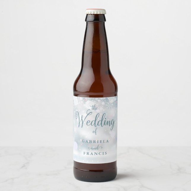 Étiquette Pour Bouteilles De Bière Élégant Snowflakes Script Mariage hivernal (Devant)