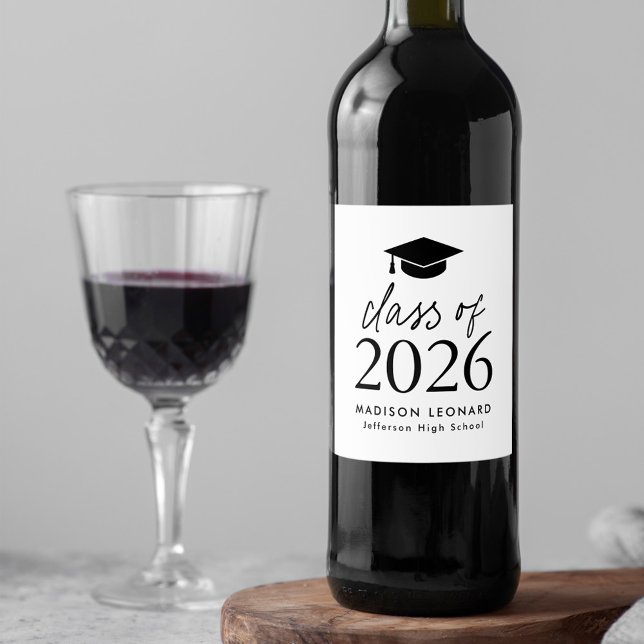 Étiquette Pour Bouteilles De Vin Classe moderne de 2025 Black Script Graduation (Créateur téléchargé)