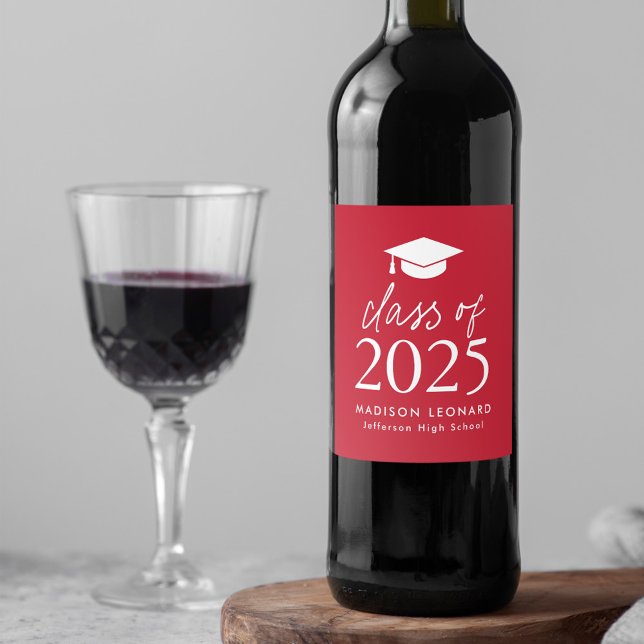 Étiquette Pour Bouteilles De Vin Classe moderne de 2025 Script Red Graduation (Créateur téléchargé)