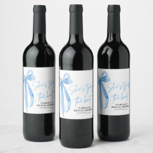Étiquette Pour Bouteilles De Vin Dusty Blue Bow She's Tying the Knot Fête des marié
