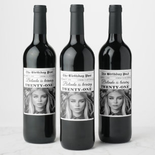 Étiquette Pour Bouteilles De Vin Journal de naissance amusant Photo en noir et blan