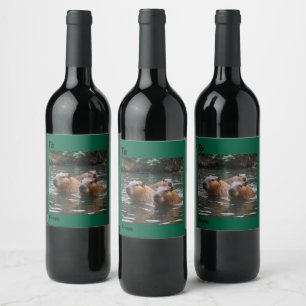 Étiquette Pour Bouteilles De Vin La Nage Des Capybaras Dans La Rivière,