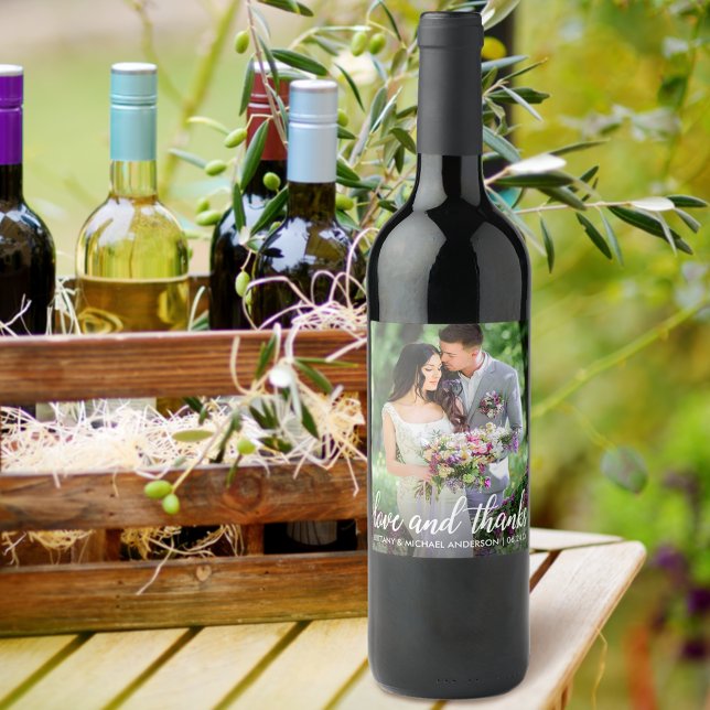 Étiquette Pour Bouteilles De Vin Mariage Merci Love and Thanks Photo (Customize to change your personalized text size or text style.)
