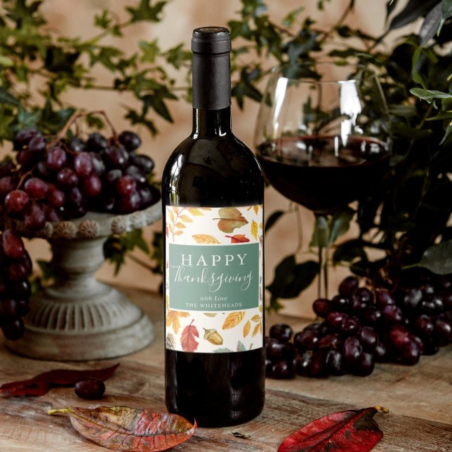 Étiquette Pour Bouteilles De Vin Motif bon thanksgiving d'aquarelle d'automne (Happy Thanksgiving wine label with a fall leaf pattern in the background perfect for your feast.)